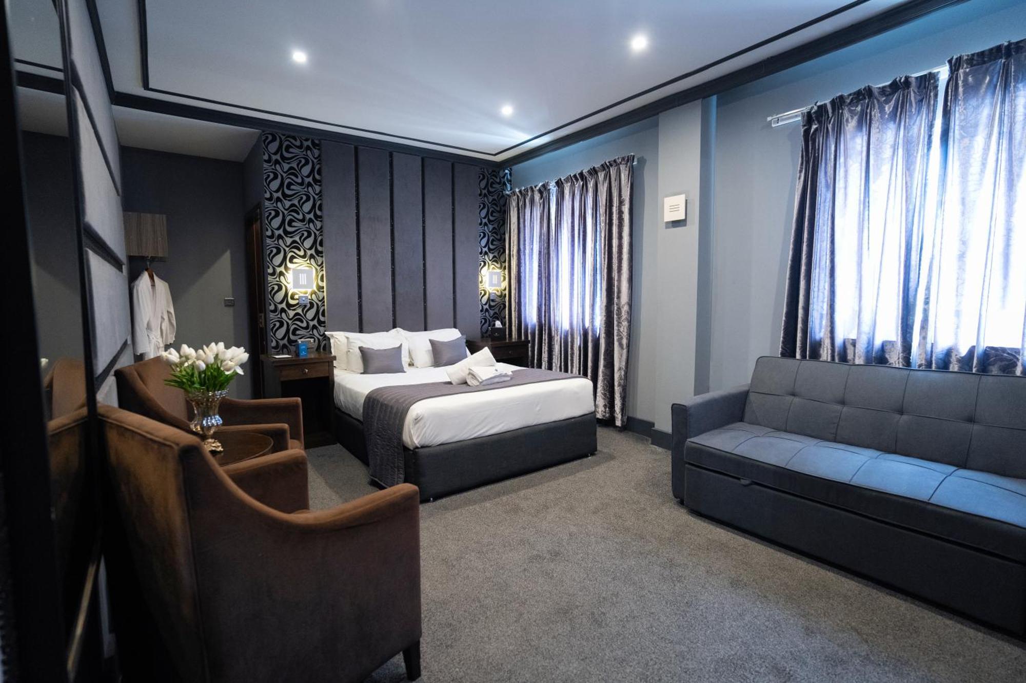 แกรนด์ แซฟไฟร์ โฮเทล แอนด์ แบนเคว็ตติง Hotel ครอยดอน ภายนอก รูปภาพ