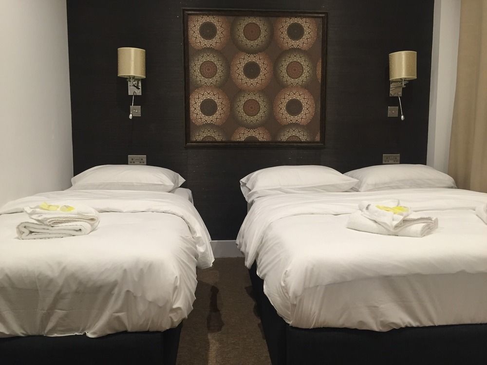 แกรนด์ แซฟไฟร์ โฮเทล แอนด์ แบนเคว็ตติง Hotel ครอยดอน ภายนอก รูปภาพ